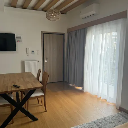 The Ancient Theatron Luxury * לריסה